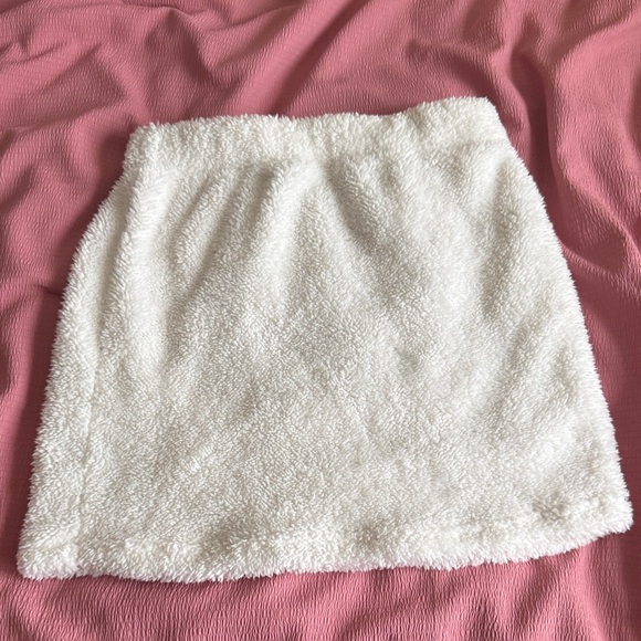 Cozy White Fleece Skirt - Picture 1 of 1